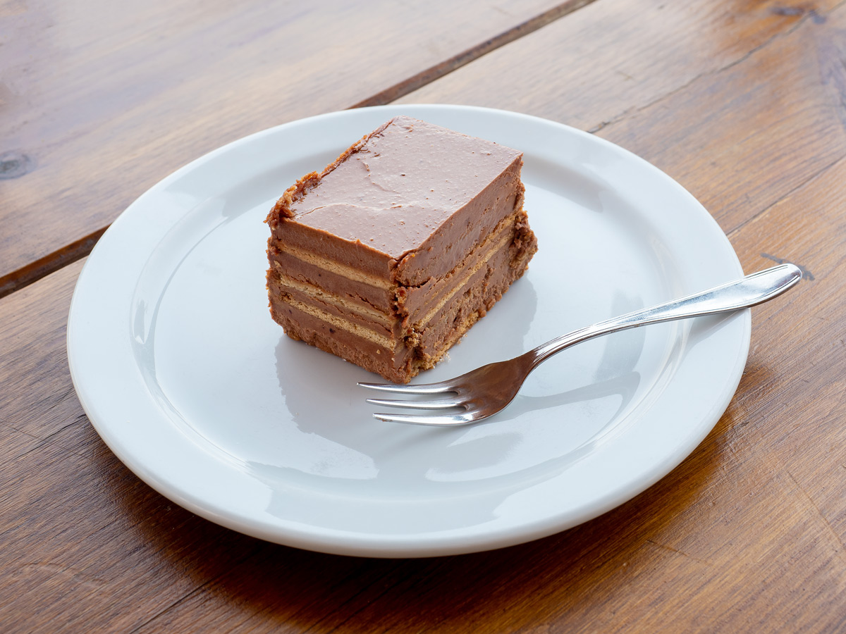 Restaurante Garcés - Nuestra famosa tarta casera de galletas y chocolate.